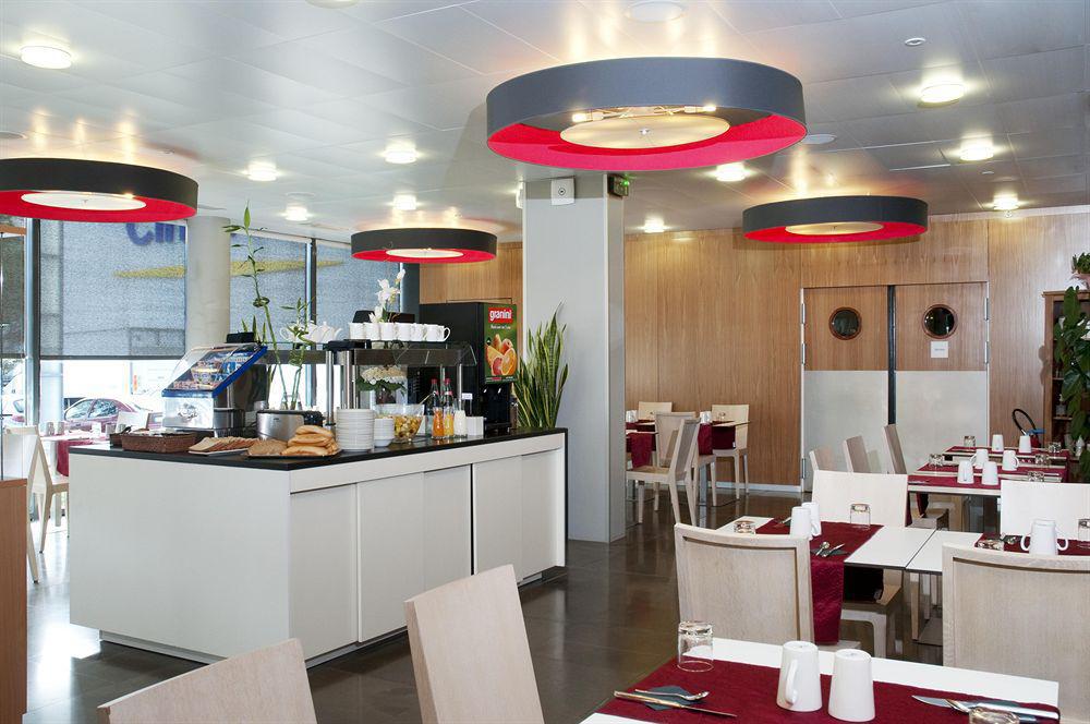 Holiday Inn Express Saint-Nazaire By Ihg Ресторан фото